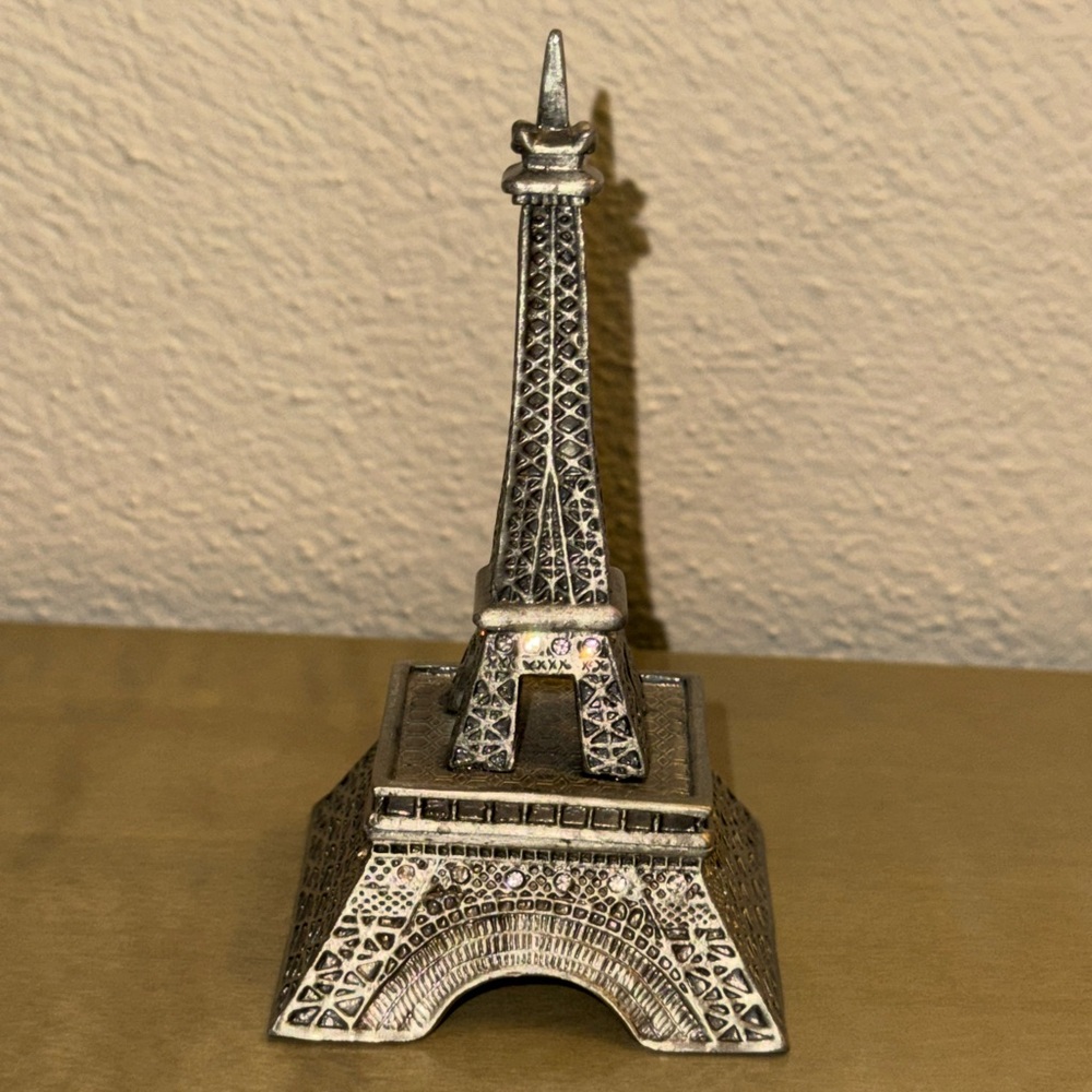 Eiffel Tower Trinket Box Pill Box